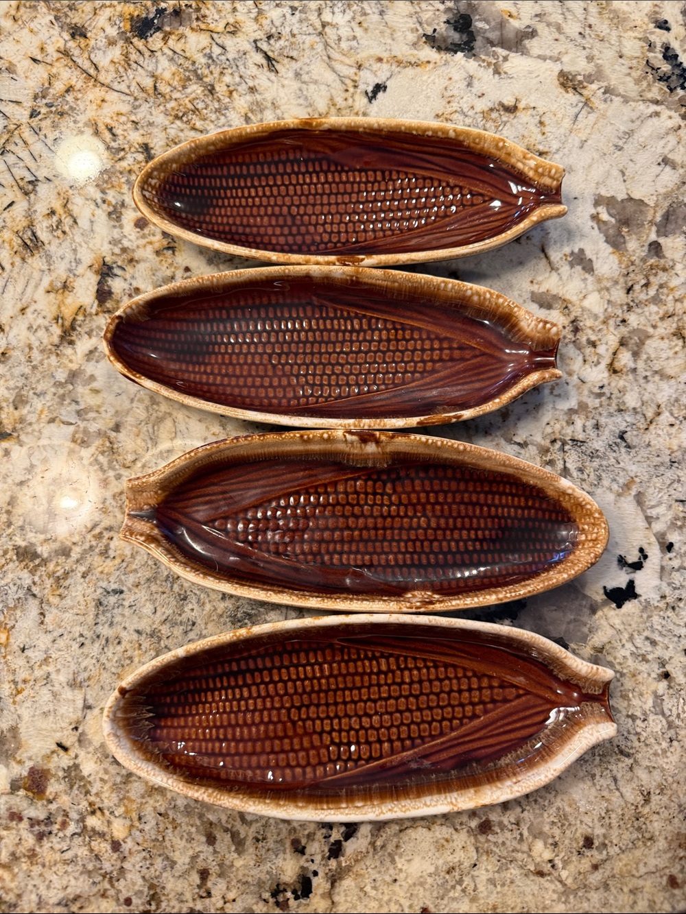 Mccoy Brown Corn-Shaped Ceramic Feeding Dishes (Set of 4)